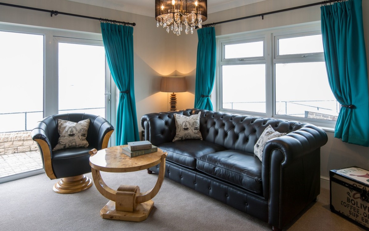 Sofás y mesas de una habitación