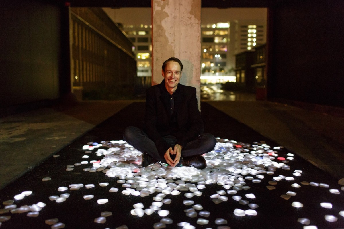 El diseñador Daan Roosegaarde Daan Roosegaarde, el visionario holandés que diseña las ciudades más verdes