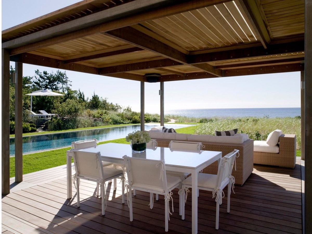 La piscina tiene más de 6 metros de largo