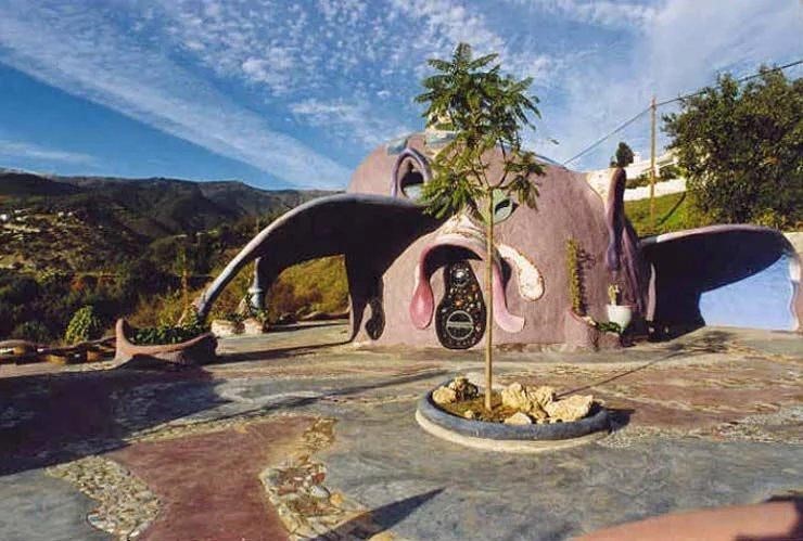 Adobe, paja y mucha piedra: estas casas parecen sacadas de la prehistoria