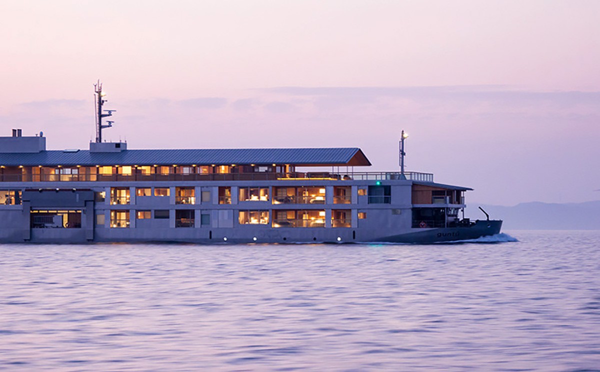 Vista exterior de la embarcación