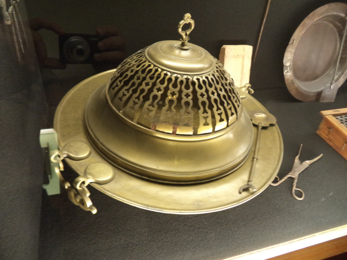 El teléfono de disco, la tele de tubo y otras cosas de casa que a los jovenes les suenan al Pleistoceno