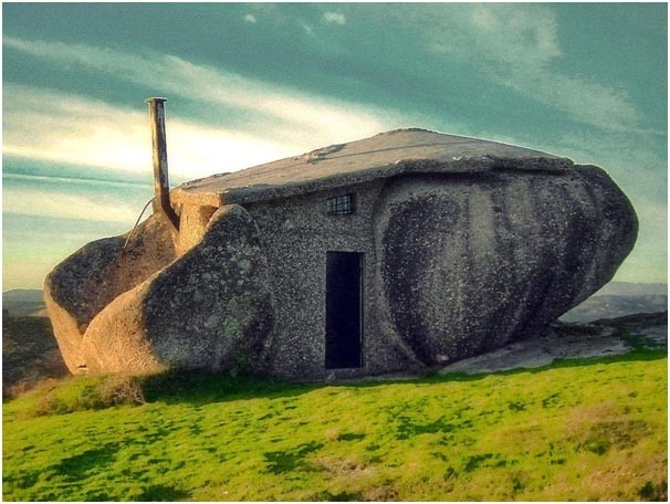 Adobe, paja y mucha piedra: estas casas parecen sacadas de la prehistoria