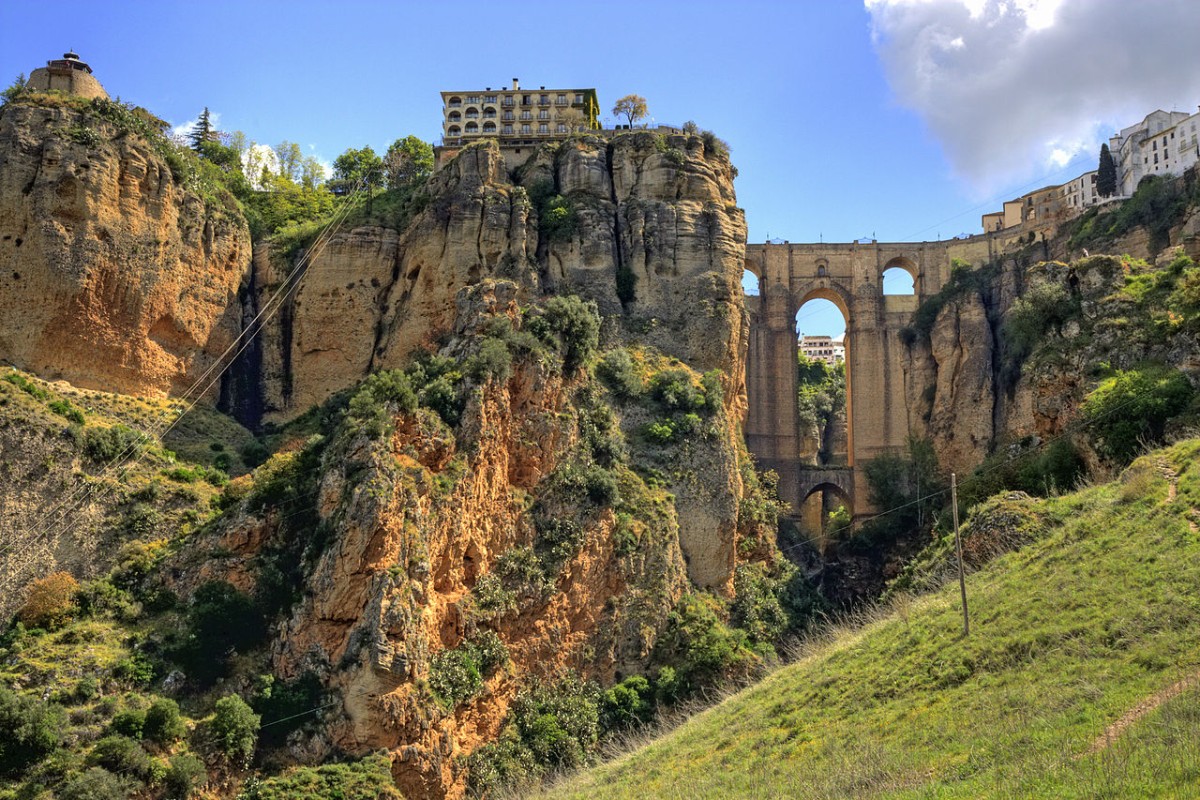 2. Ronda Ronda