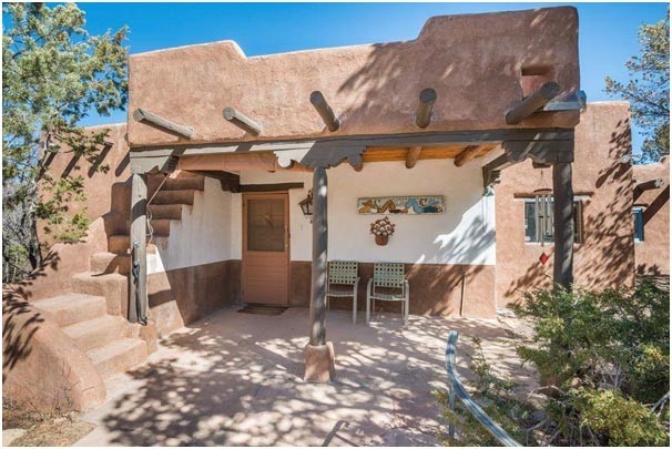 Adobe, paja y mucha piedra: estas casas parecen sacadas de la prehistoria