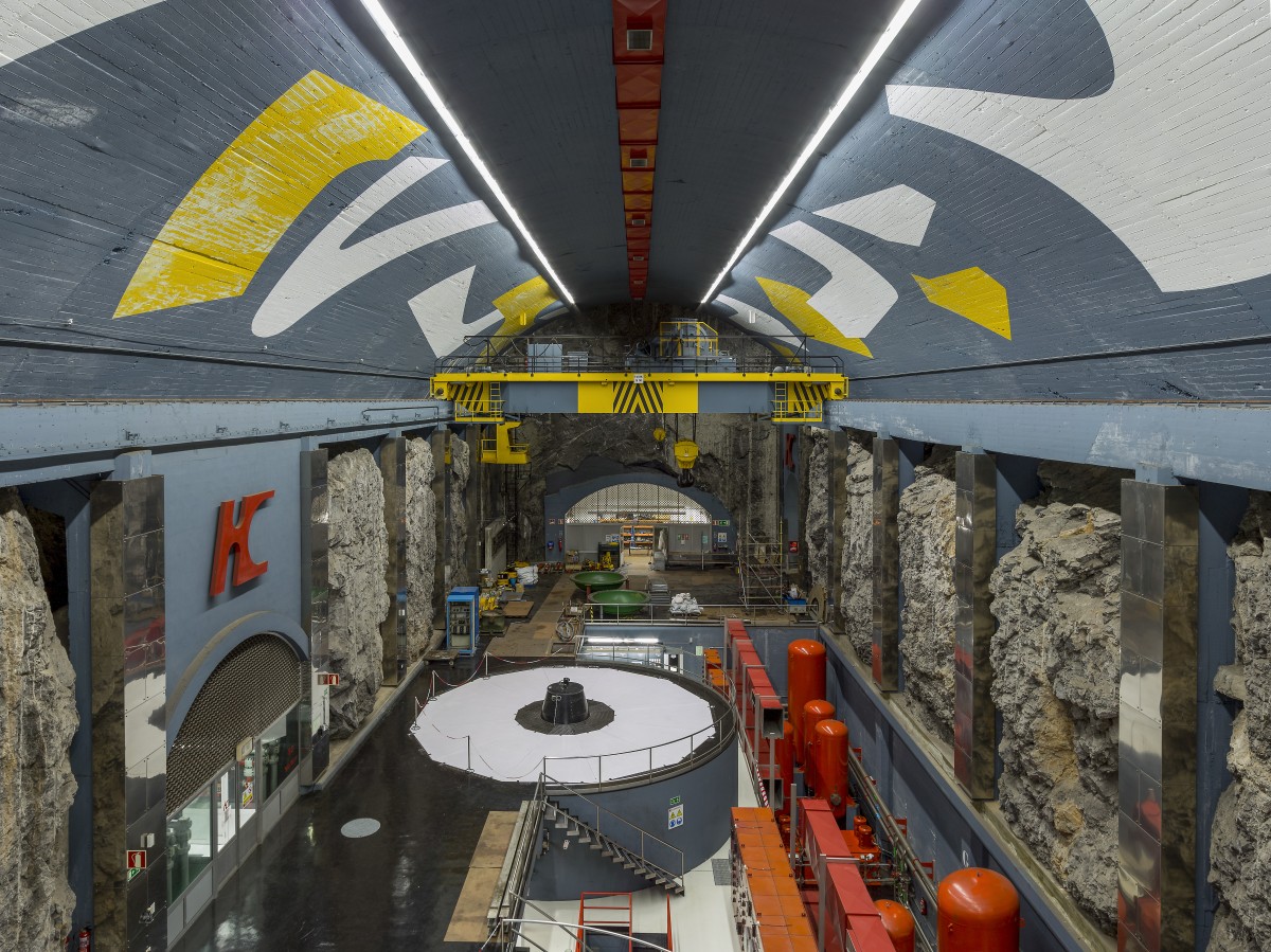 Interior de la central hidroeléctrica de Tanes, Asturias