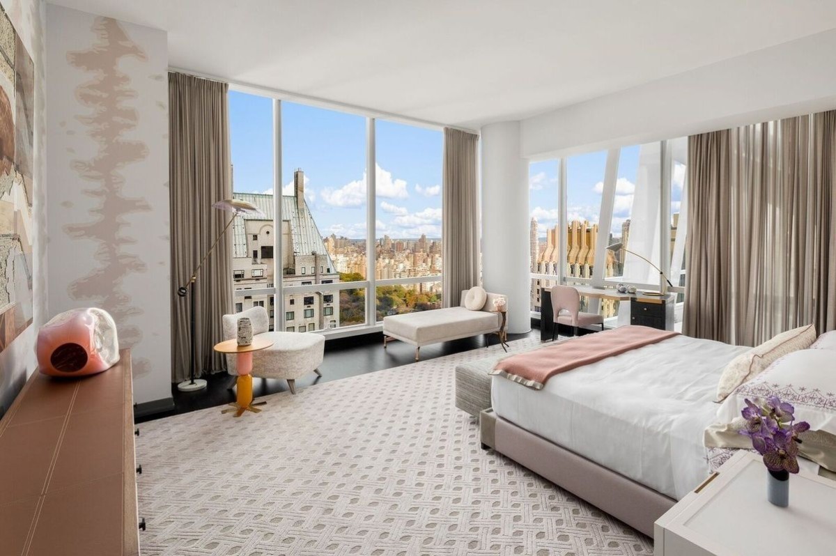 Cinco dormitorios y seis baños