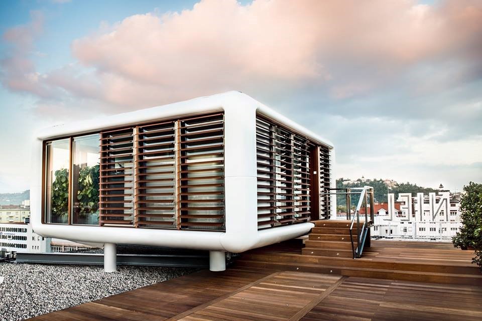 Una ‘minisuite’ modular para el tejado de un hotel Tiene una vista 360 grados de la ciudad de Graz (Austria)