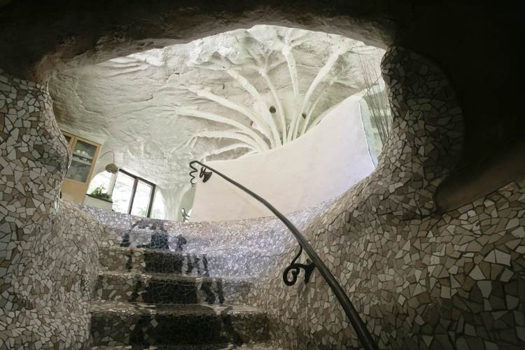 La casa está decorada con un gran mosaico