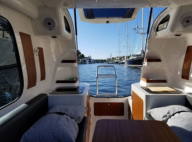 Se llama Sealander y es una 'caravana-yate'