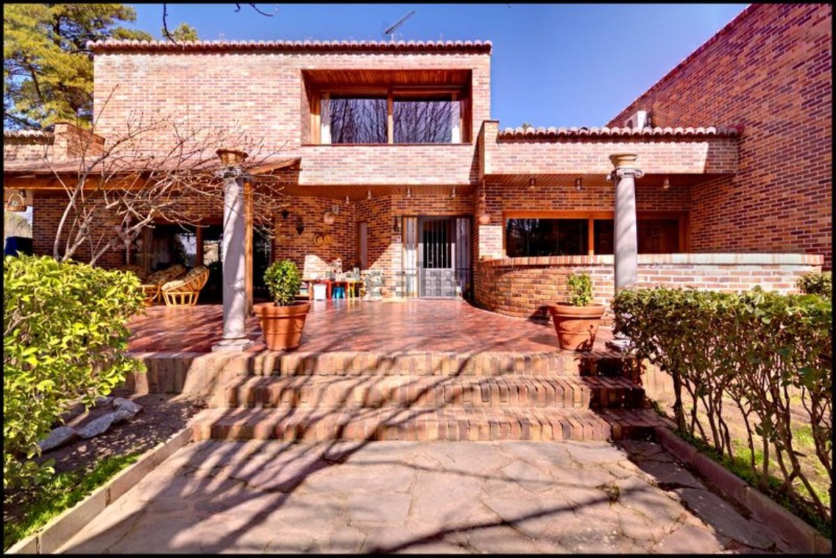 El chalet de ensueño diseñado por Antonio Lamela en el nuevo pueblo de Pablo Iglesias