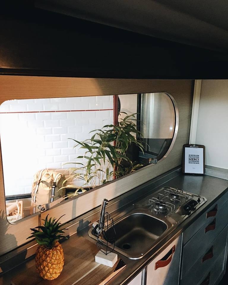 La cocina cuenta con vitrocerámica