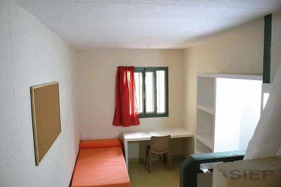 Una habitación para los presos