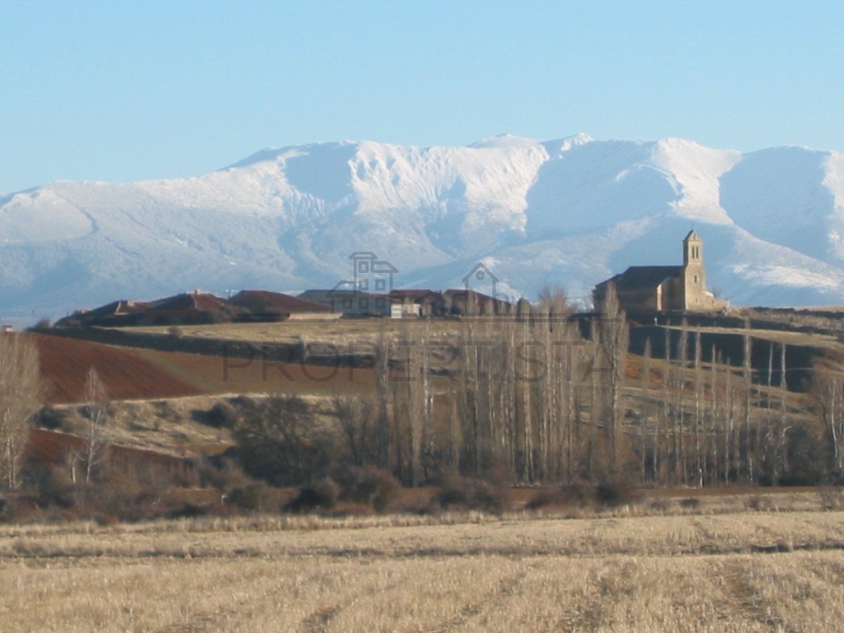 Así es Barahona de Fresno, el pueblo segoviano que se vende (casi entero) por 2 millones