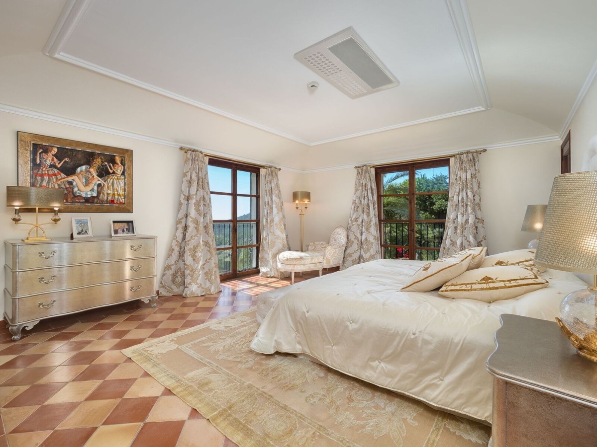 Es amplio y tiene mucha luz natural