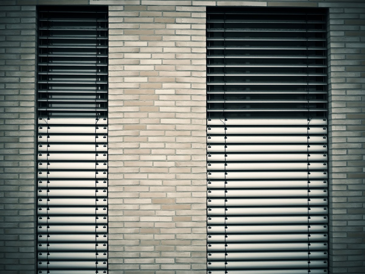 window-1232371_1920