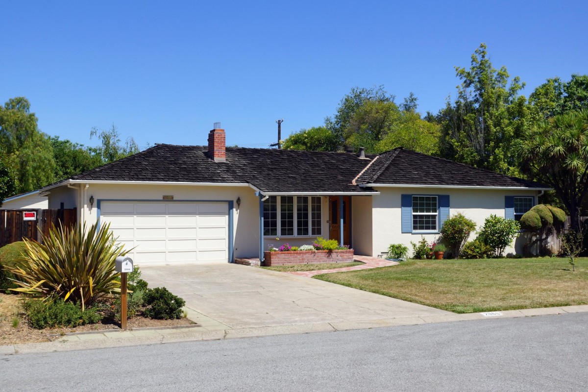 Del motel de Bill Gates al garaje de Steve Jobs: así vivían de jóvenes los magnates tecnológicos