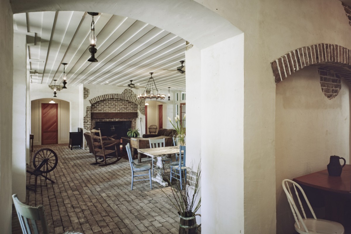 b3-ao205_afflec_m_20180524122912