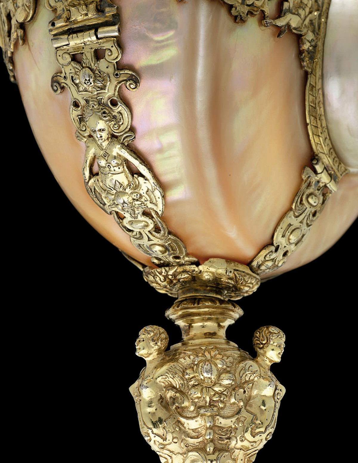 La baronesa Thyssen subastará varias piezas de arte decorativas que podrían alcanzar el millón de euros