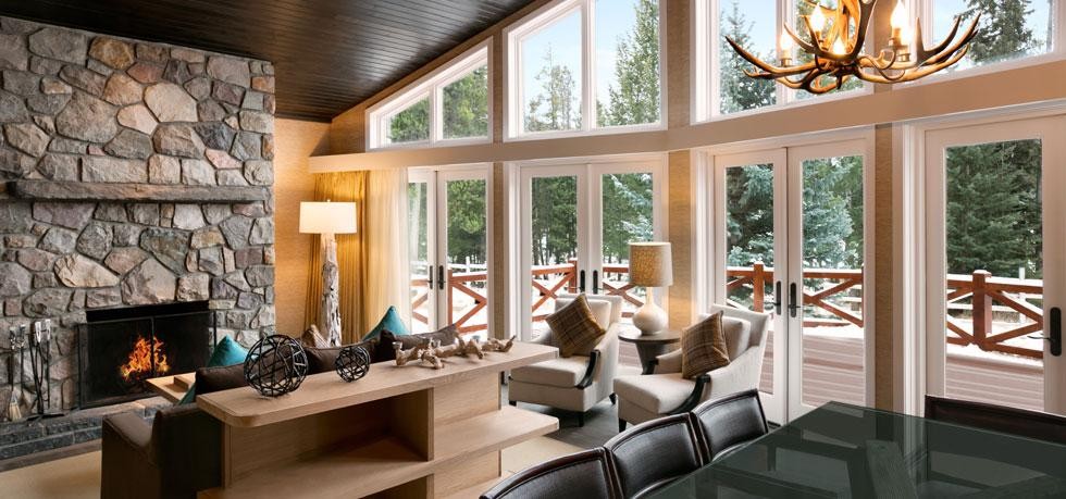 La piedra y la luz natural son las protagonistas