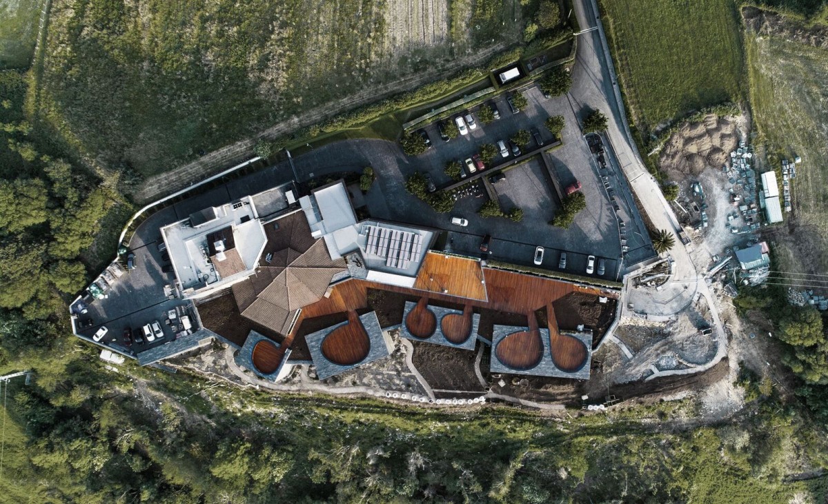 El hotel se ha construido en un año