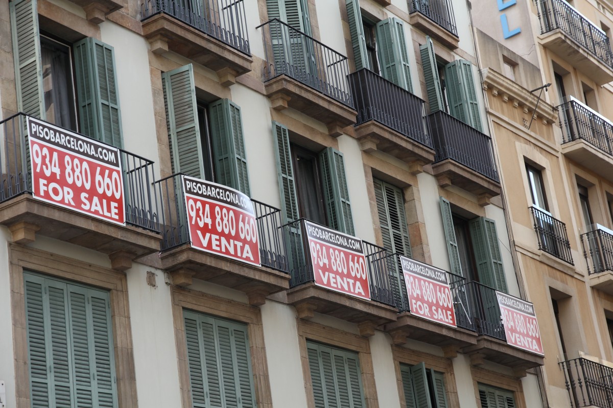 El Ayuntamiento de Barcelona tiene paralizados 400 pisos sociales de la época de CiU