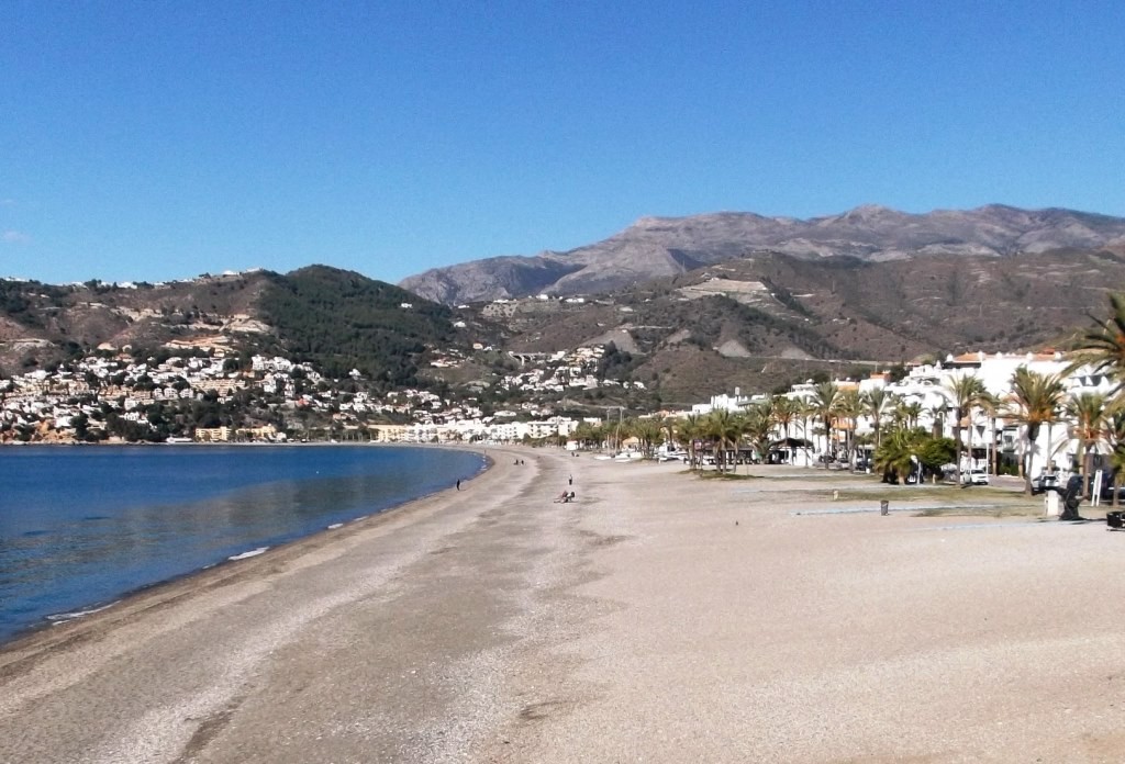 Playa La Herradura, Almuñécar, Granada / Fuente: mapama.gob.es