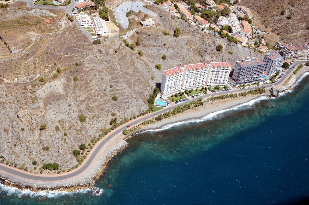 Playa La Veintiuna, Almuñécar, Granada / Fuente: mapama.gob.es