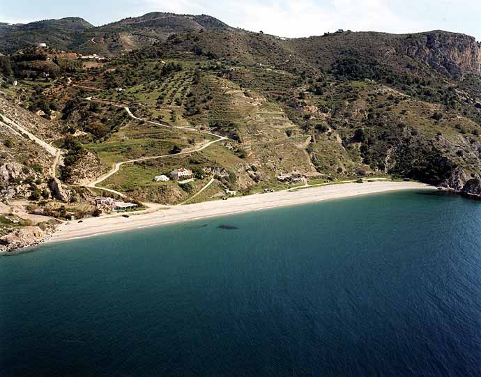Playa Cala del Cañuelo, Nerja, Málaga / Fuente: mapama.gob.es