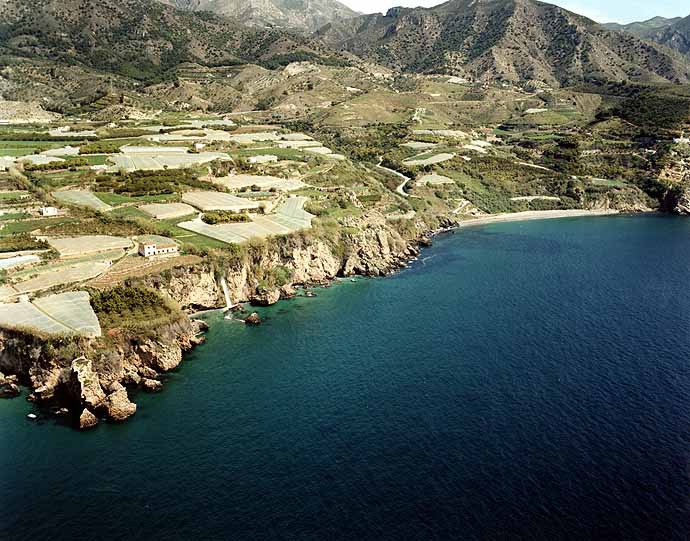 Playa La Caleta, Nerja, Málaga / Fuente: mapama.gob.es