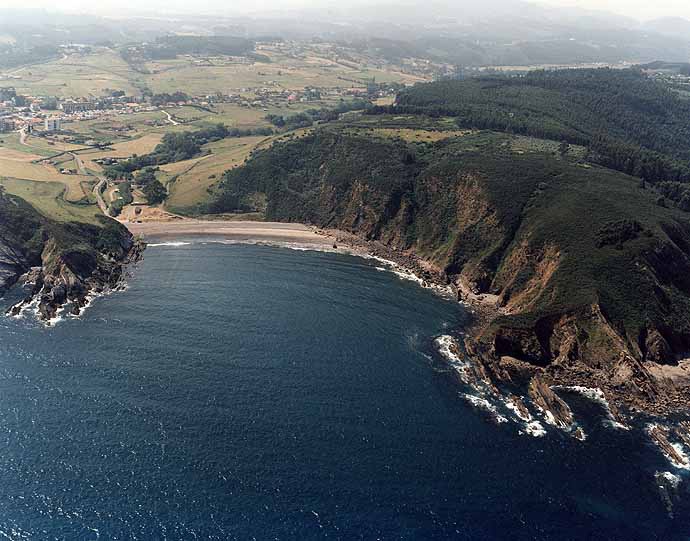 Playa Bahínas, Castrillón, Asturias / Fuente: mapama.gob.es
