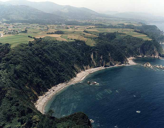 Playa El Castro, Cudillero, Asturias / Fuente: mapama.gob.es