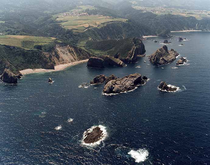 Playa La Barquera, Cudillero, Asturias / Fuente: mapama.gob.es
