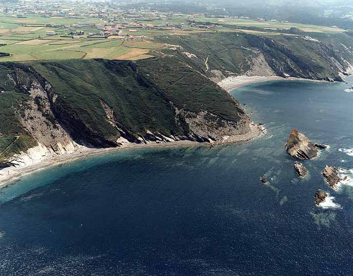 Playa Peña Doria, Cudillero, Asturias / Fuente: mapama.gob.es