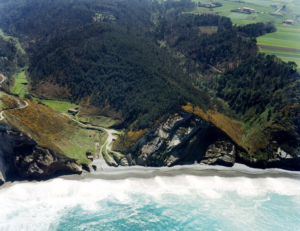 Playa Ribera del Molín, Cudillero, Asturias / Fuente: mapama.gob.es