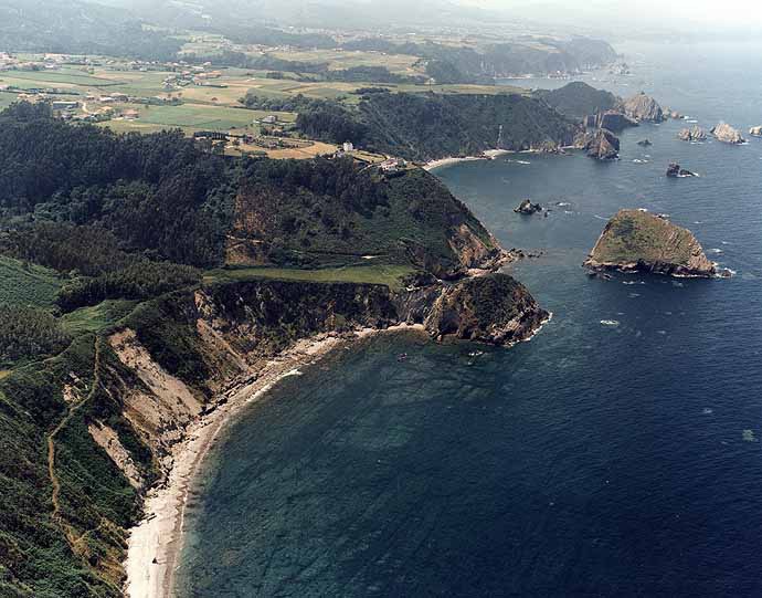 Playa Salencia, Cudillero, Asturias / Fuente: mapama.gob.es