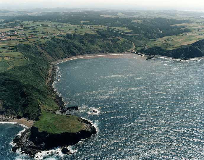Playa Llumeres, Gozón, Asturias / Fuente: mapama.gob.es