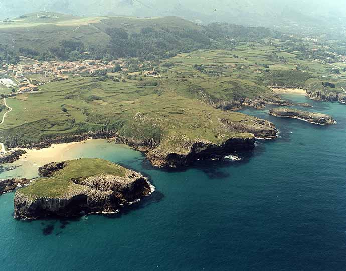 Playa Cué, Llanes, Asturias / Fuente: mapama.gob.es
