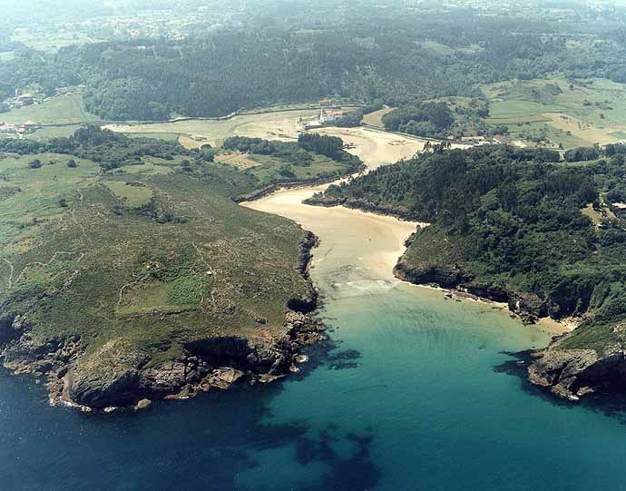 Playa La Entrada, Llanes, Asturias / Fuente: mapama.gob.es