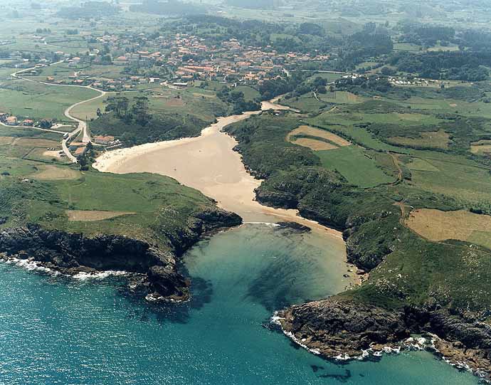 Playa Poo, Llanes, Asturias / Fuente: mapama.gob.es