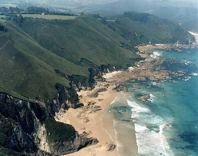 Playa Mendía, Ribadedeva, Asturias / Fuente: mapama.gob.es