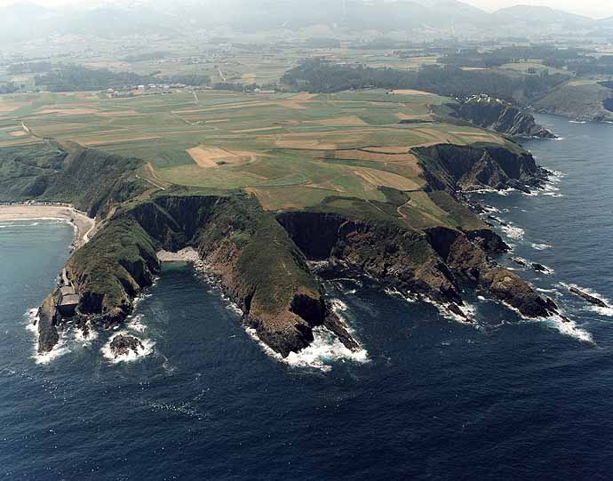 Playa Castiel, Valdés, Asturias / Fuente: mapama.gob.es