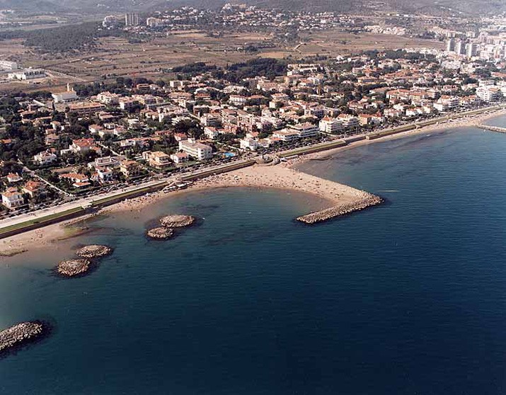 Playa La Riera Xica, Sitges, Barcelona / Fuente: mapama.gob.es