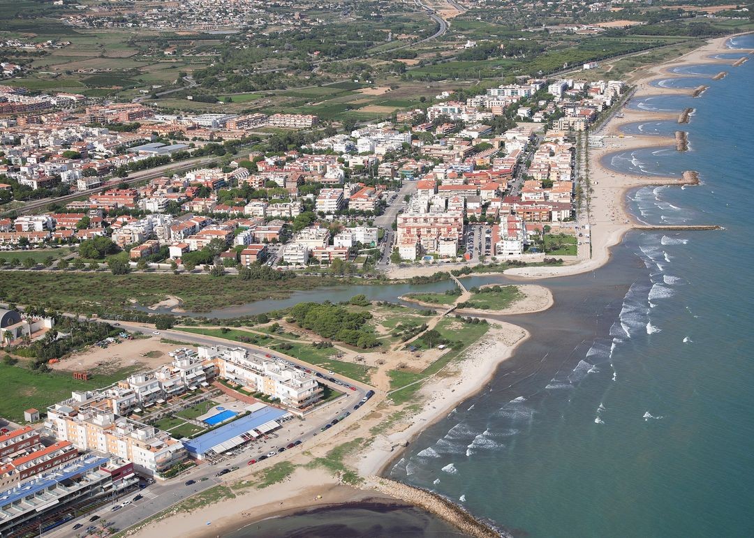 Playa Platja Llarga d'Ibersol, Vilanova i la Geltrú, Barcelona / Fuente: mapama.gob.es