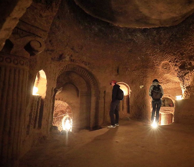 Este hombre se pasó más de dos décadas construyendo un templo debajo de su casa
