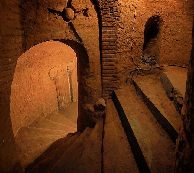Este hombre se pasó más de dos décadas construyendo un templo debajo de su casa