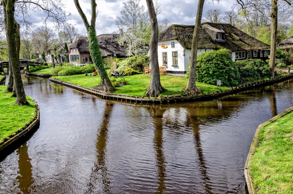 Giethoorn, el pequeño pueblo holandés donde no existen las carreteras