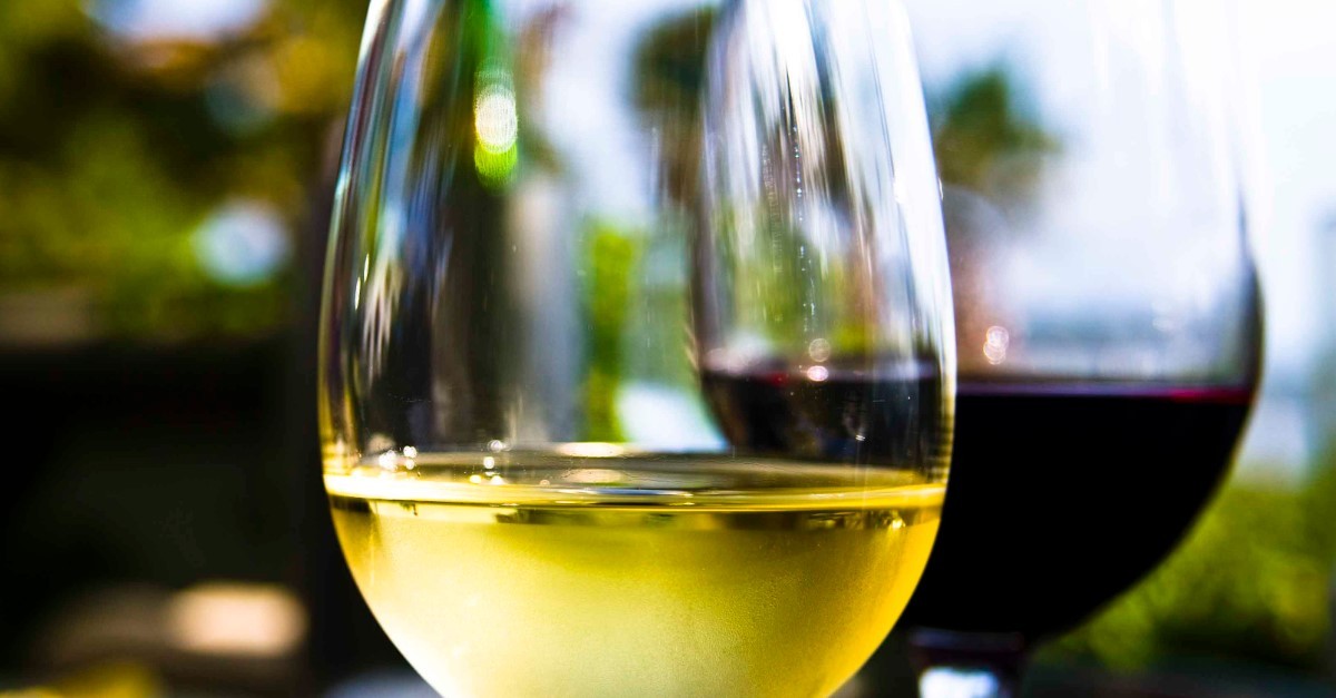 Witte en rode Albariño-wijnen worden aangeboden tijdens dit wijnproeverijfestival / Flickr