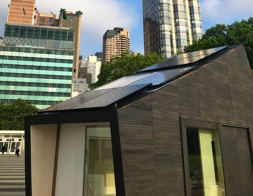 La minicasa de la ONU que genera su propia energía (y además es barata de mantener)