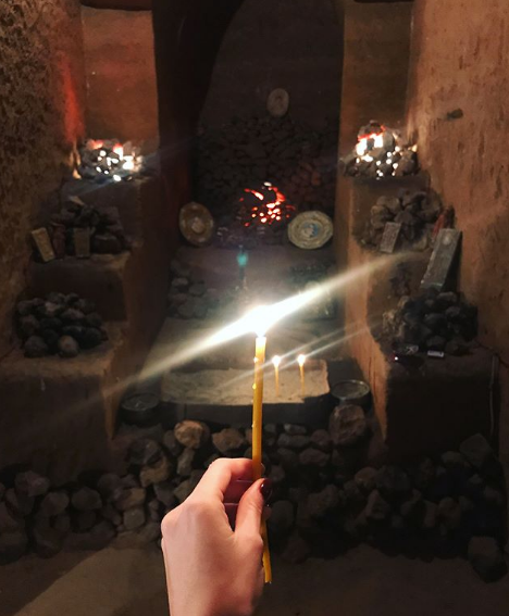 Este hombre se pasó más de dos décadas construyendo un templo debajo de su casa